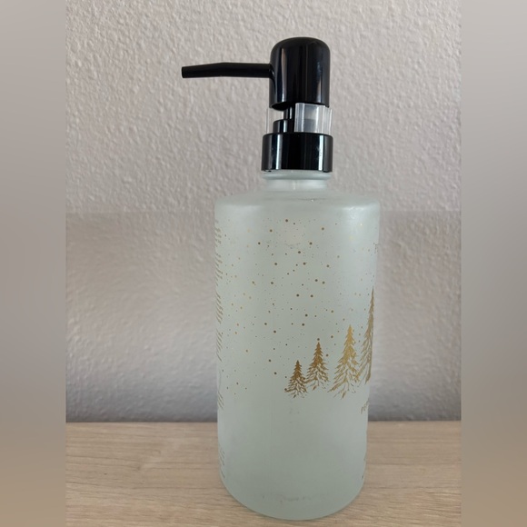 Pecksniffs Pecksniff’s Peppermint Snow and Vanilla Hand Wash Glass Bottle - Picture 4 of 5